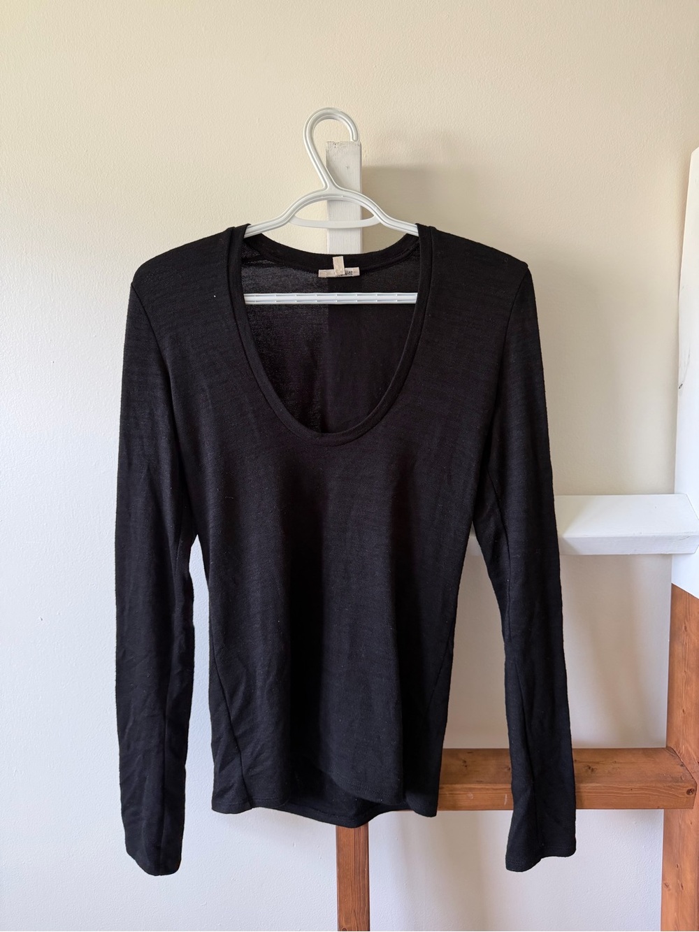 Wilfred Black Scoop Neck Long Sleeve Top
